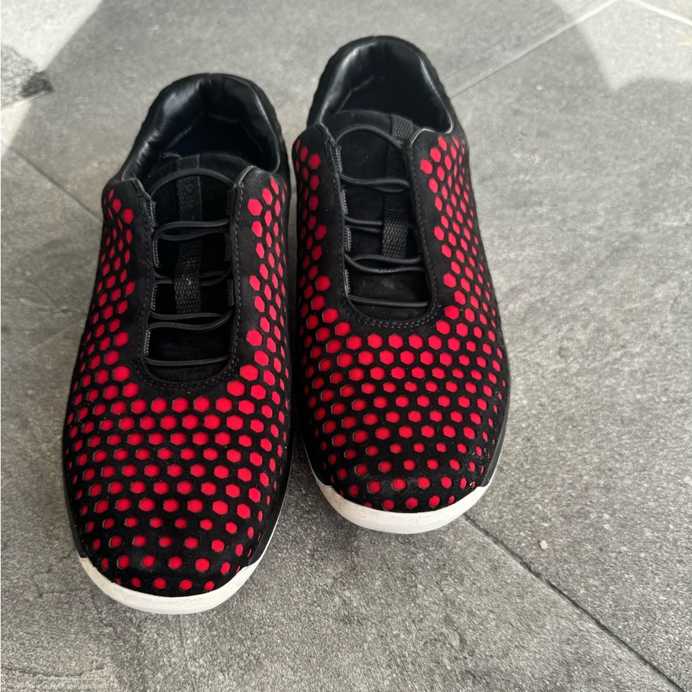 Prada Sport
Leather Lasercut Accents Sneakers
Size: 7